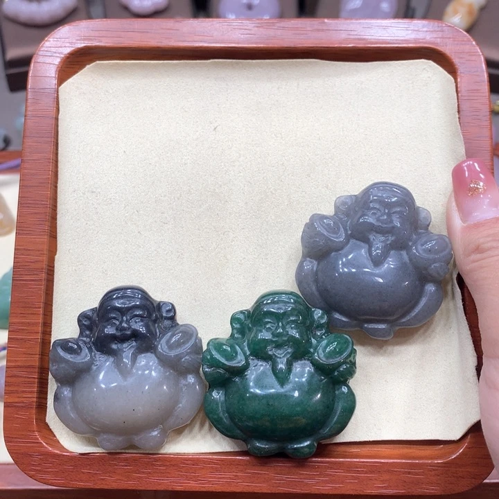 石英质玉颈饰足铂镶嵌喵****咪