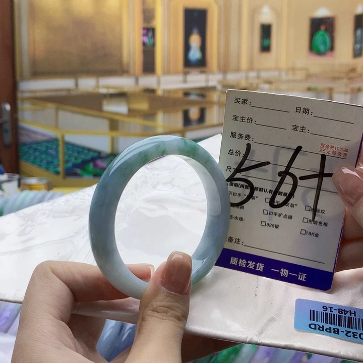 翡翠未镶嵌手镯009……