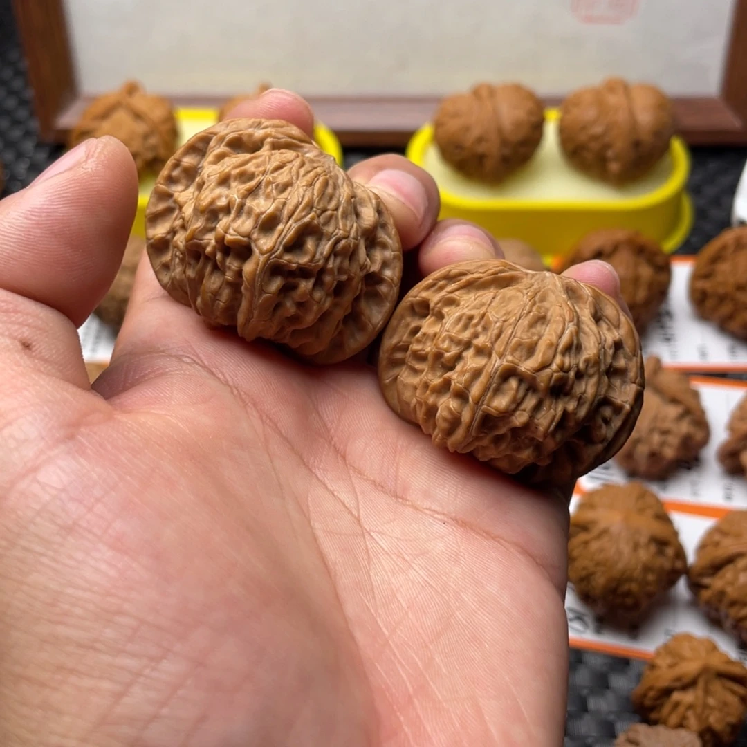 文玩核桃把件蝴蝶磨全品42➕白茬