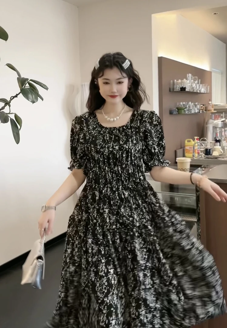 碎花连衣裙女夏季收腰衣服法式中长款裙子女款2025新款爆款