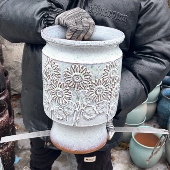 红陶口20高32瑕疵