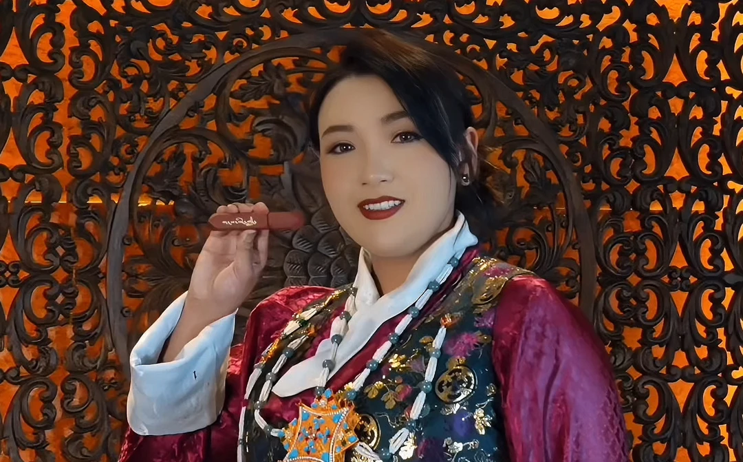 雪森羚特色不沾杯唇釉口红
