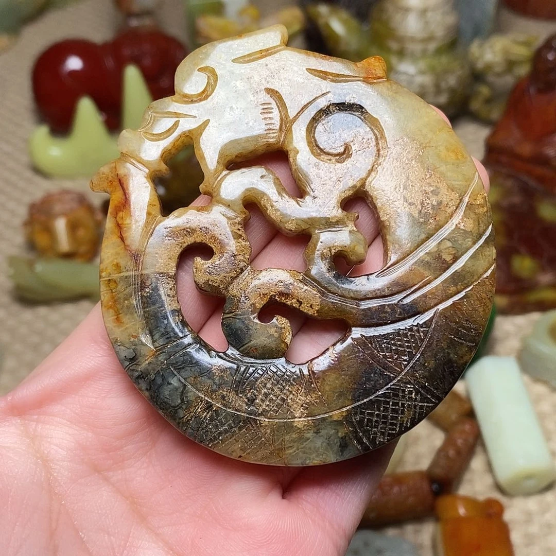 蛇纹石玉未镶嵌颈饰