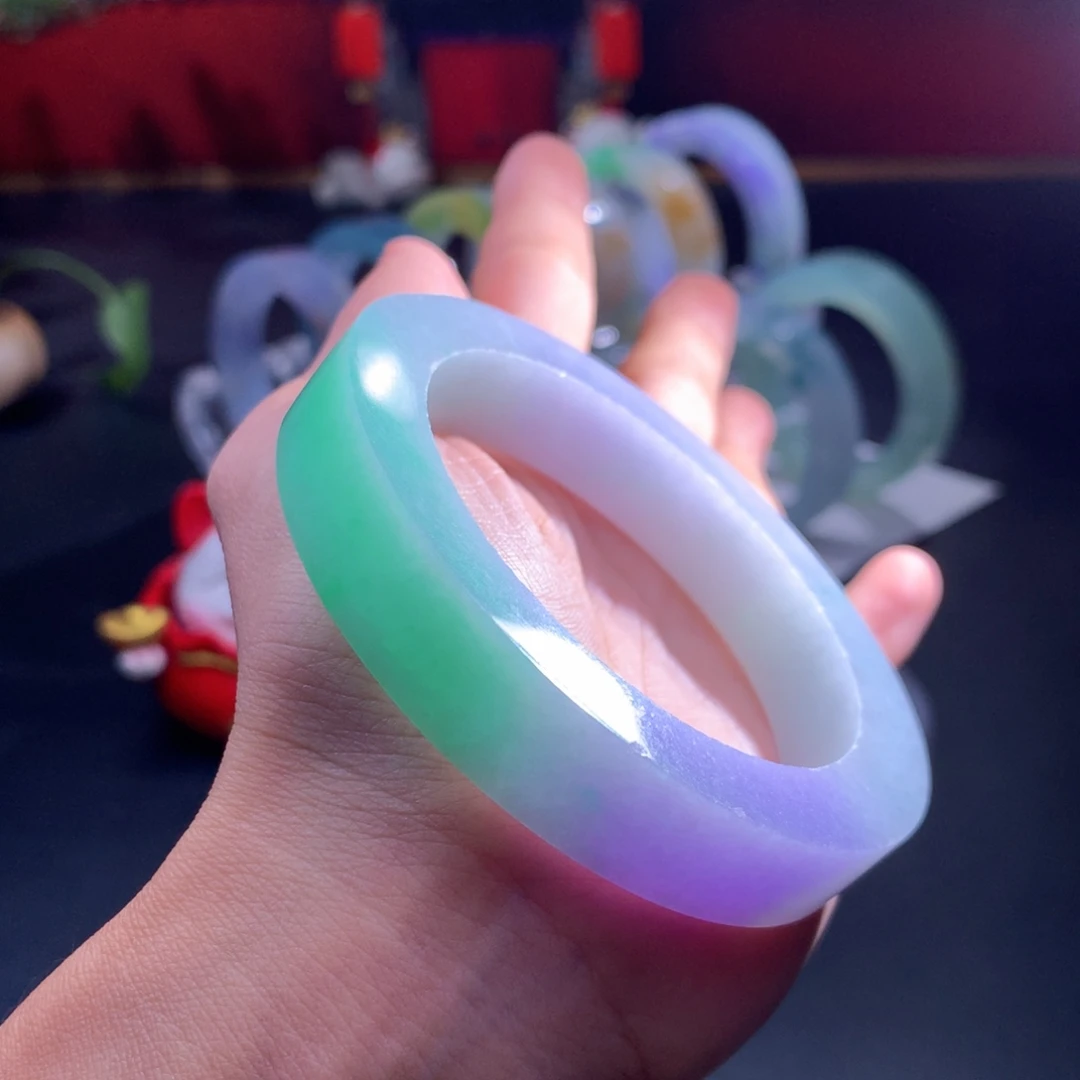 定制翡翠未镶嵌翡翠手镯