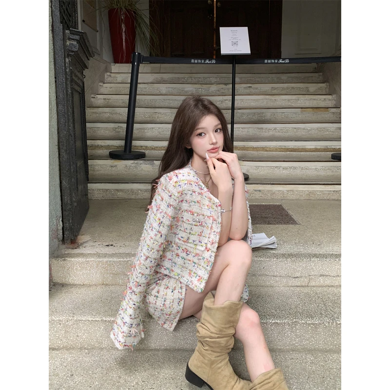 法式千金风套装女秋季设计感喇叭袖短款小香风外套高腰包臀半身裙