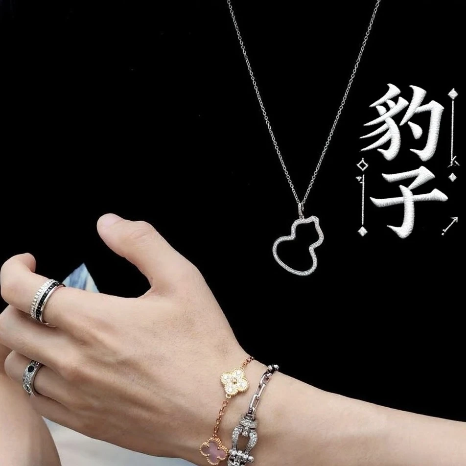 帅炸new围巾搭配卡老师豹子印花SZ系列