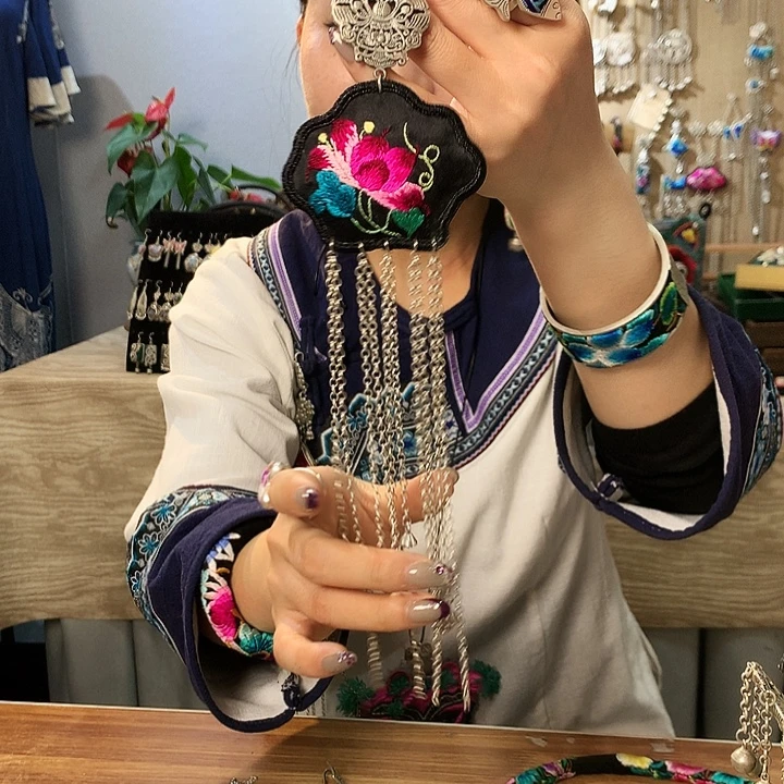 花岗石铁合金吊坠