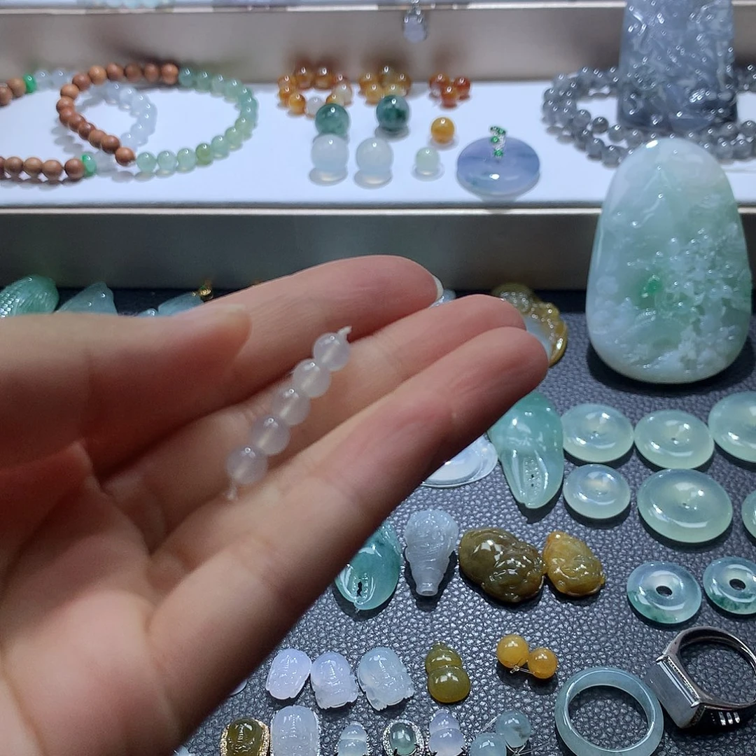 翡翠未镶嵌颈饰珠子