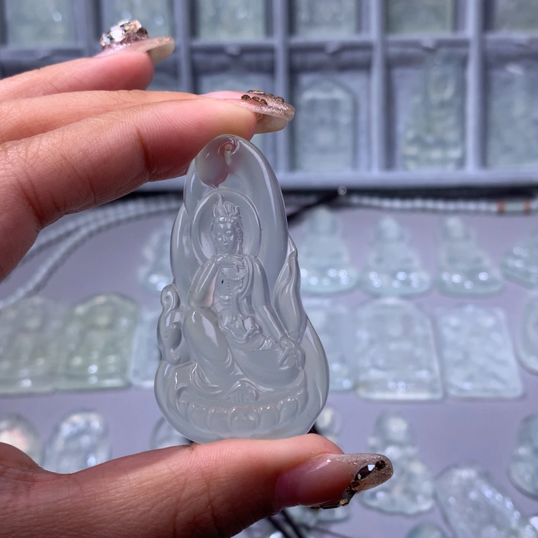 蛇纹石玉颈饰未镶嵌一***夜