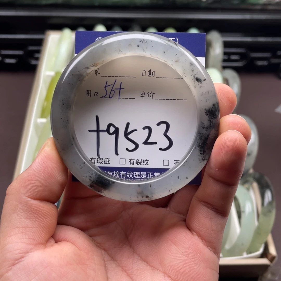 未镶嵌岫玉手镯手镯