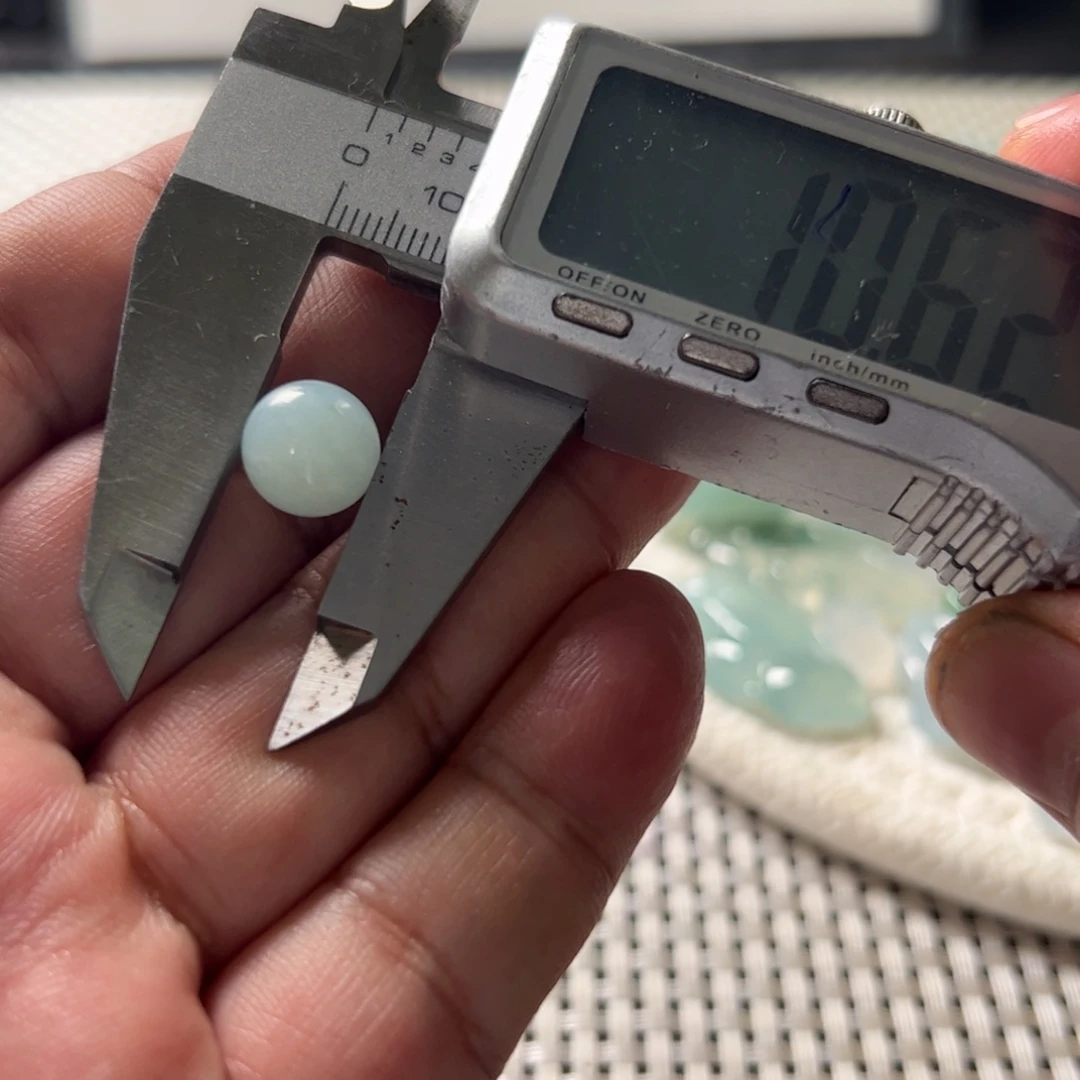 翡翠未镶嵌颈饰单珠10.6