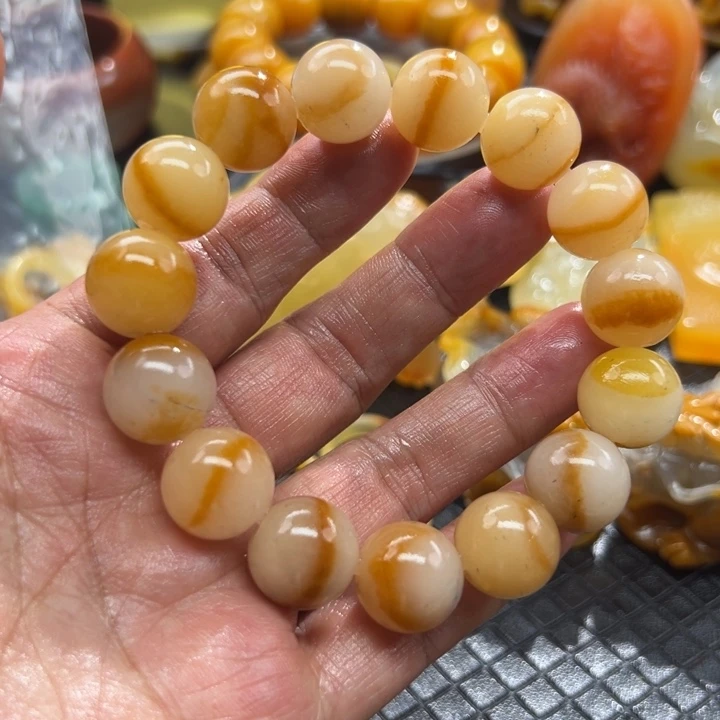 石英质玉未镶嵌颈饰