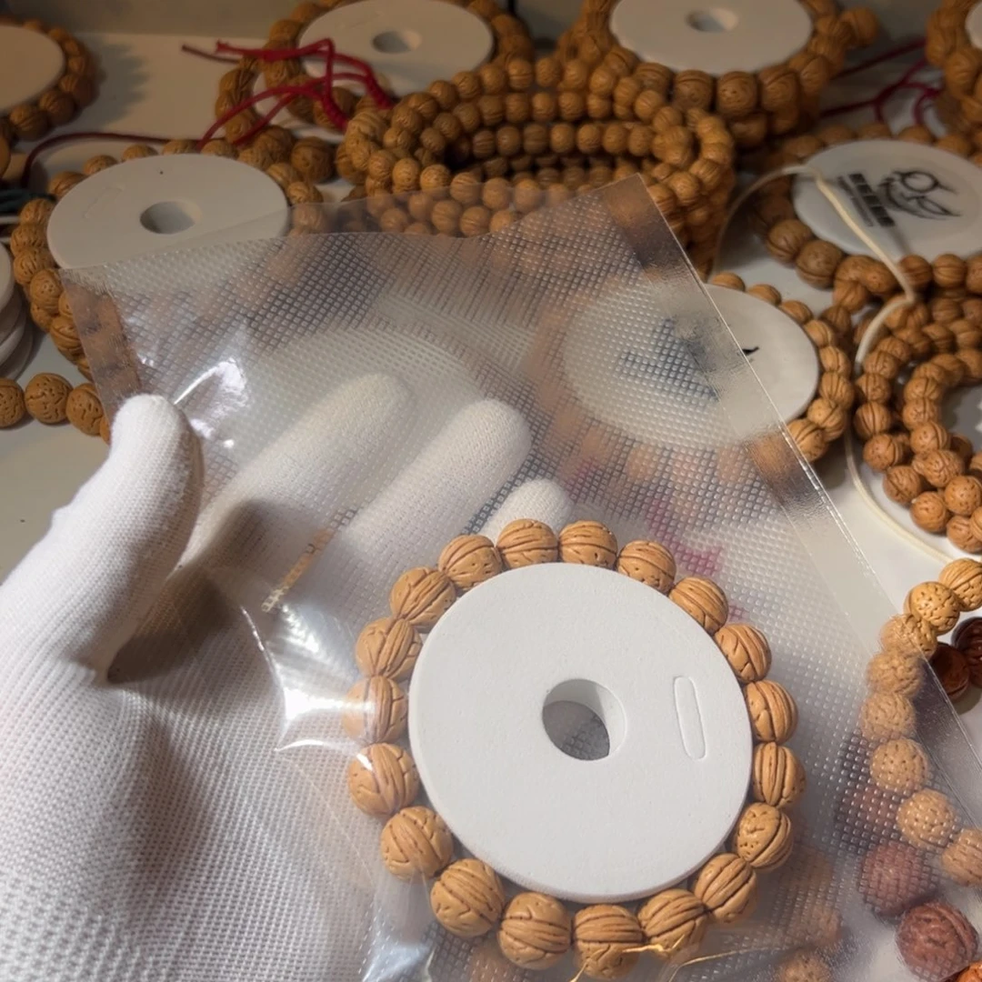 禾***)桃核吊坠桃核小黄桃尺寸13手持