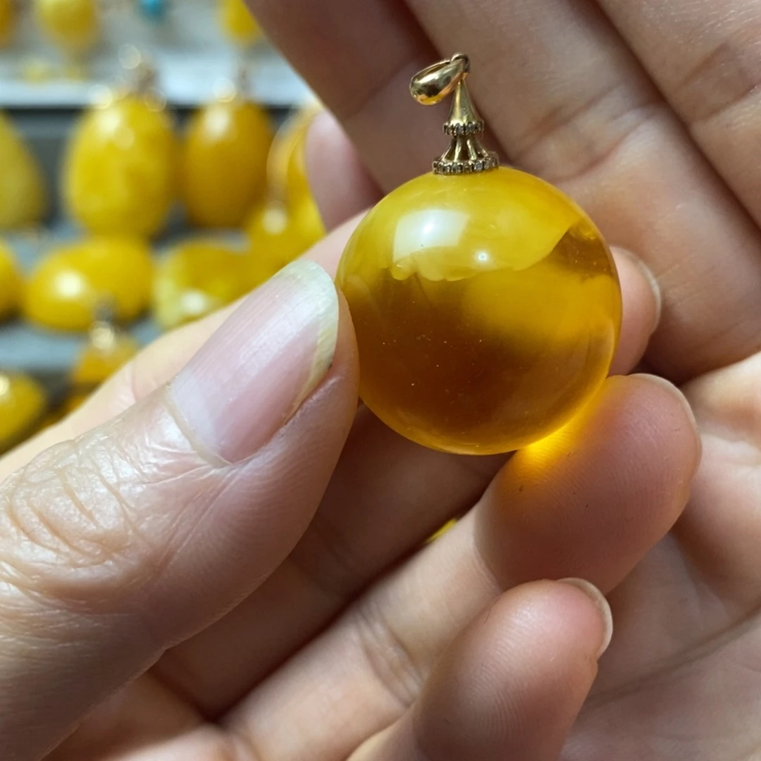 蜜蜡18K金镶嵌颈饰蜜蜡吊坠