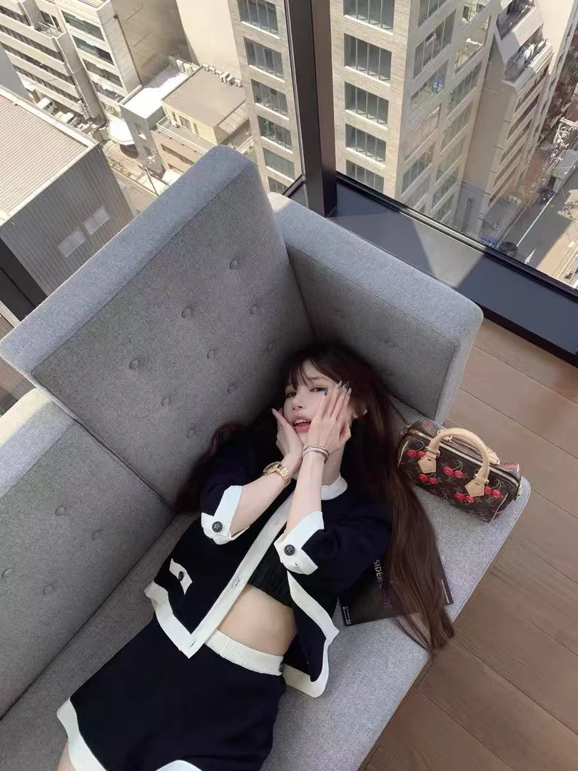 2025秋季新款高级感厚实质感星星扣七分袖针织开衫+短裤两件套女