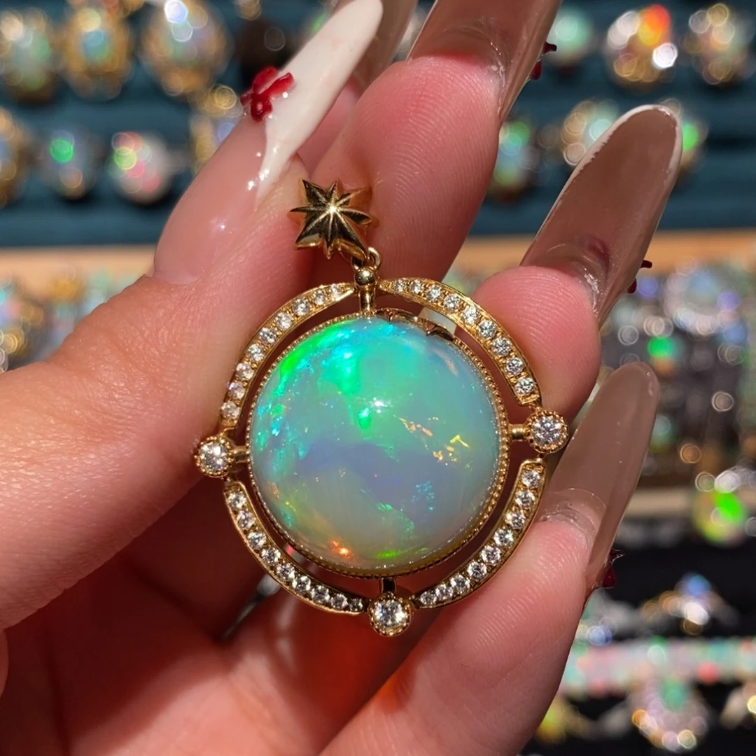 欧泊18K金镶嵌吊坠