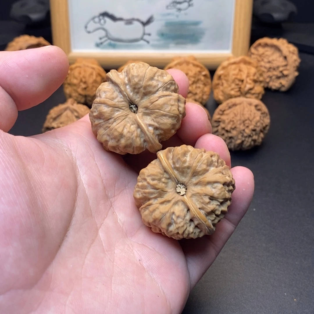 叶***骋文玩核桃吊坠蛤蟆头