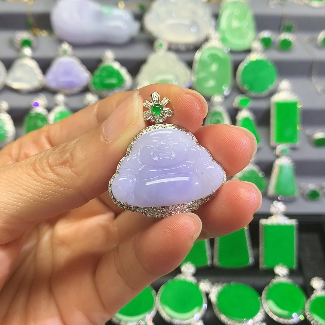 翡翠18K金镶嵌颈饰吊坠