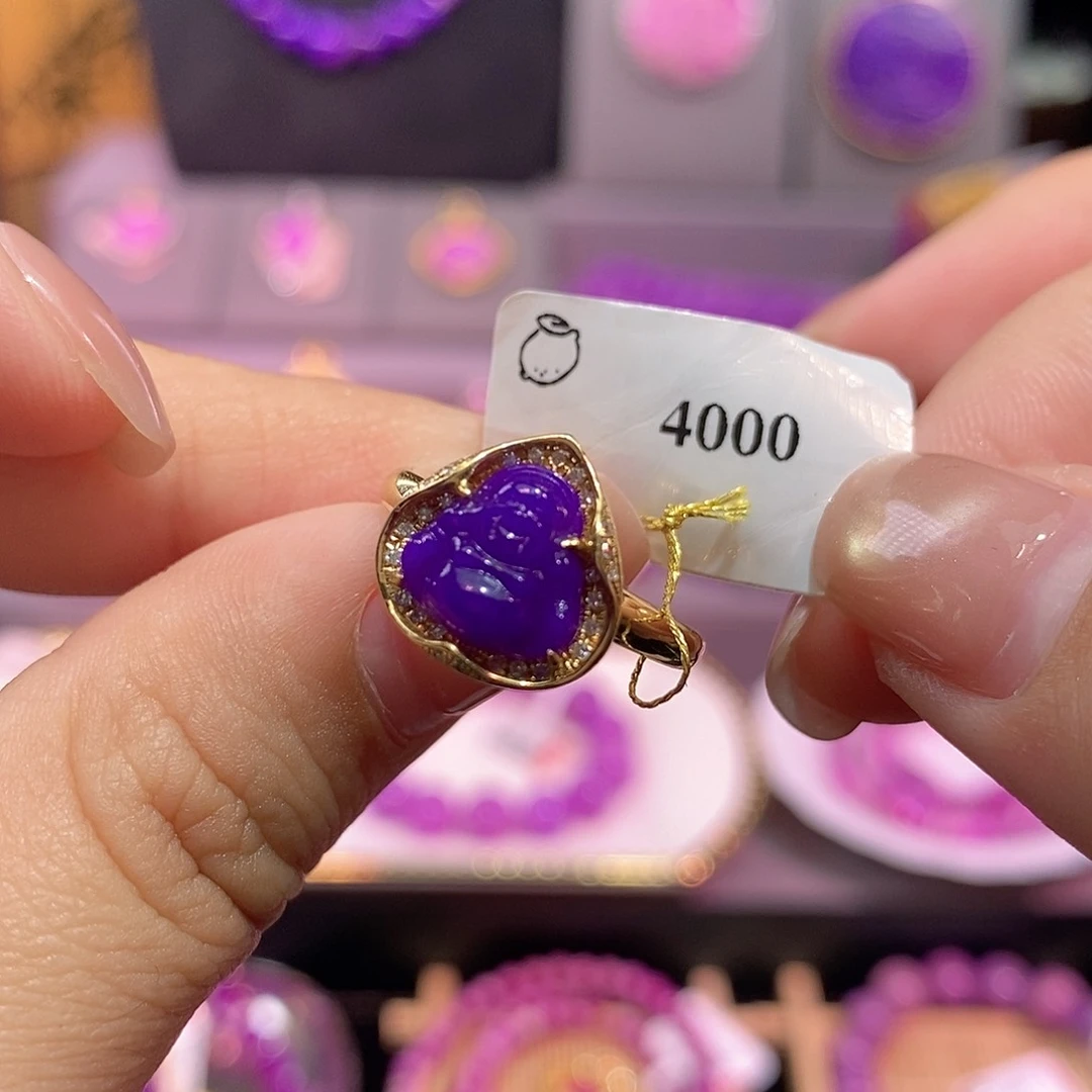 18K金镶嵌苏纪石（舒俱来）戒指