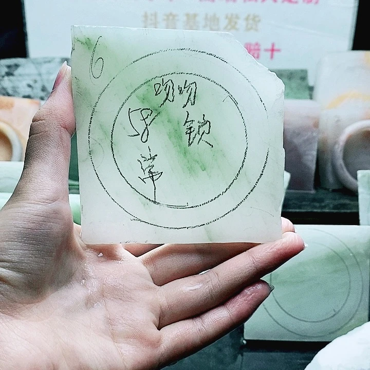 定制石英质玉（天山翠）吻*