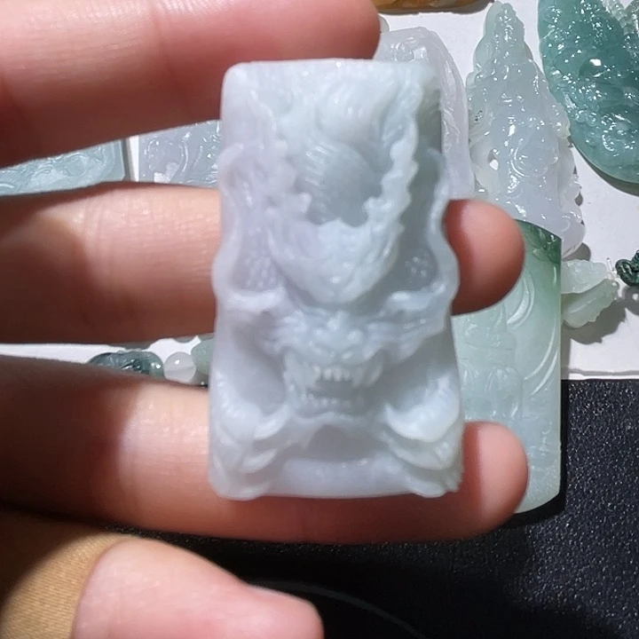 未镶嵌定制翡翠龙