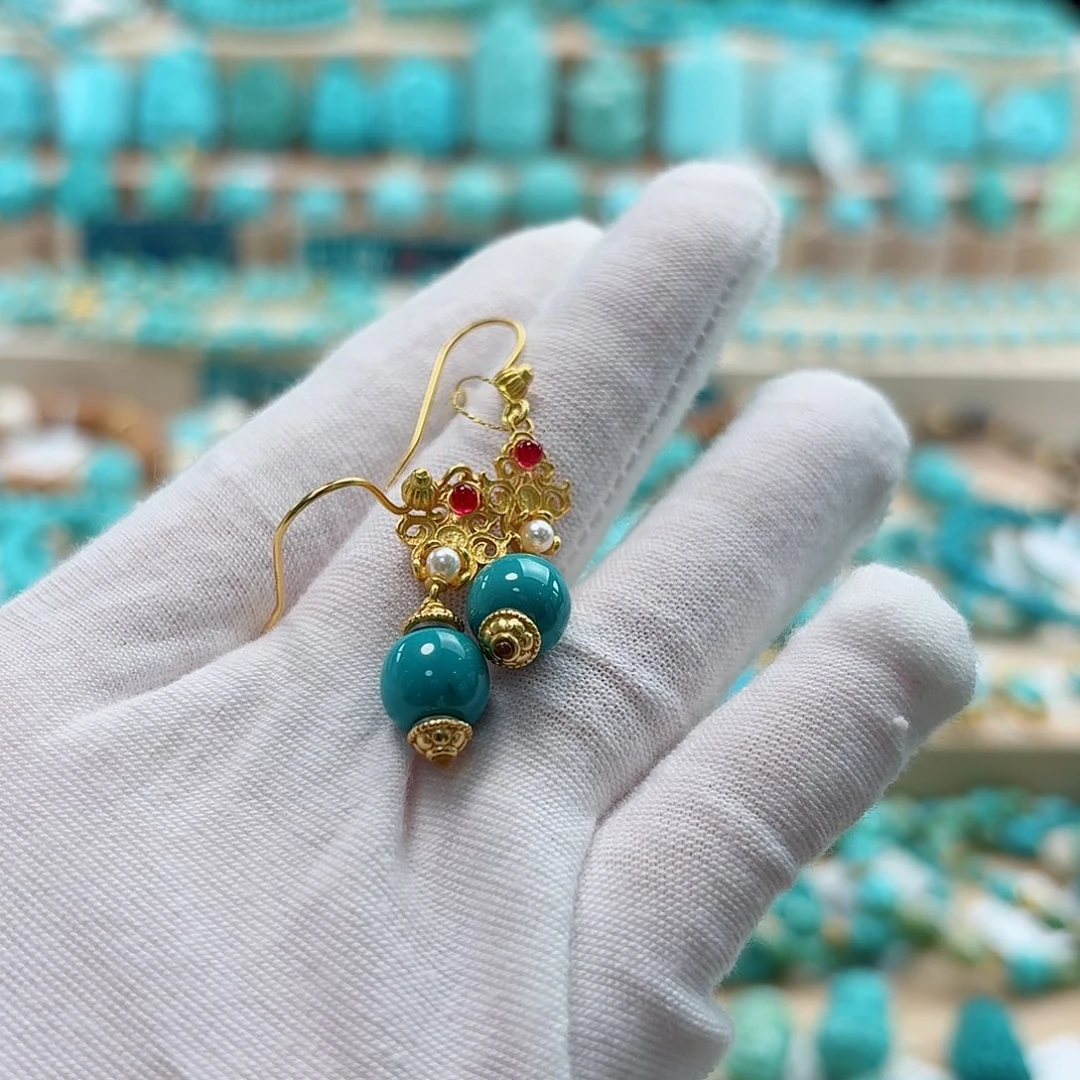 绿松石未镶嵌珠宝奇石