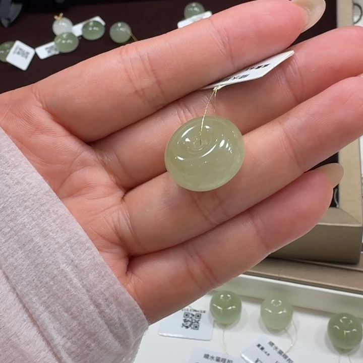 十***奇和田玉未镶嵌颈饰