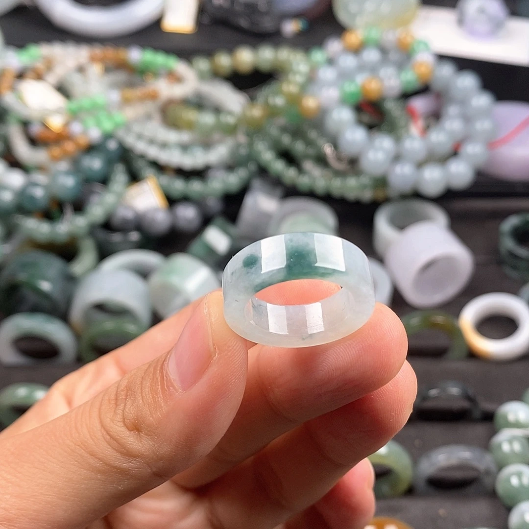 翡翠未镶嵌戒指翡翠