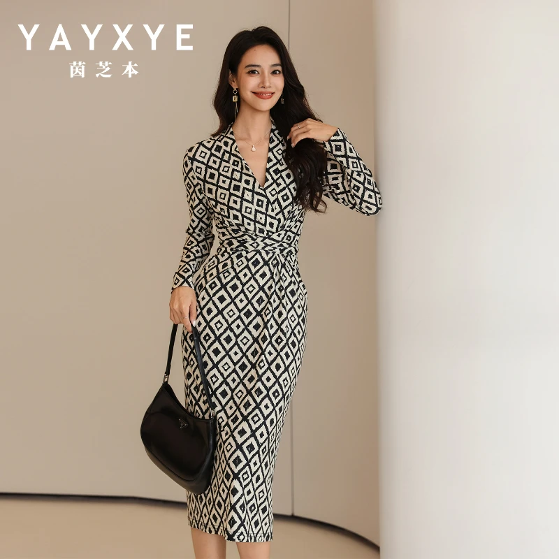 iu【金喜】2025年秋季新款格子印花长袖v领气质感小个子绑带连衣裙