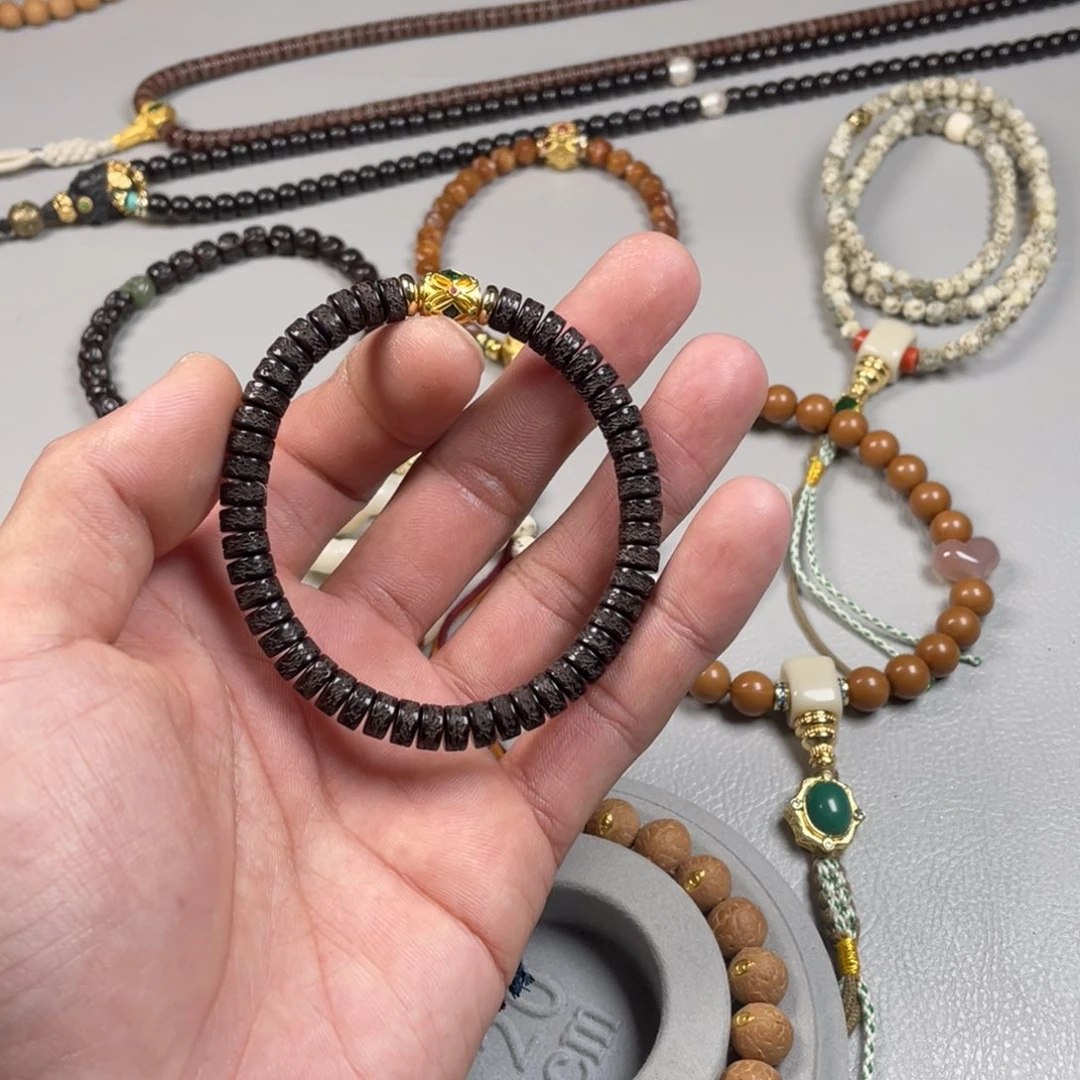 椰蒂吊坠。。。。。。。。。。。。。。