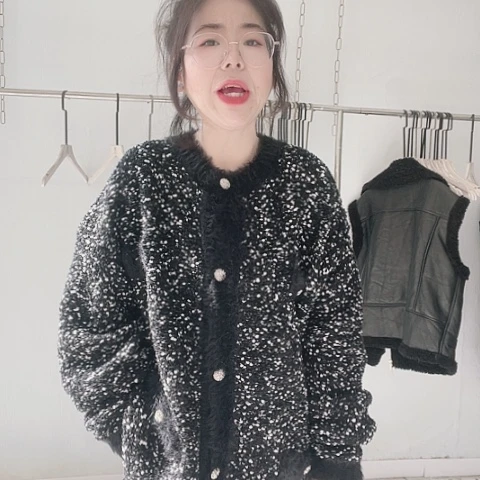 大班小朋友在幼儿园