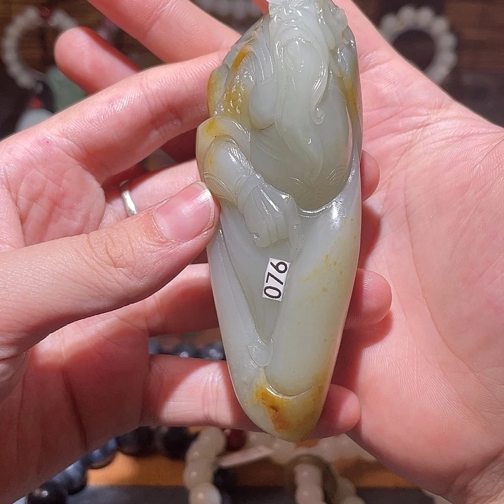 颈饰未镶嵌和田玉吊坠