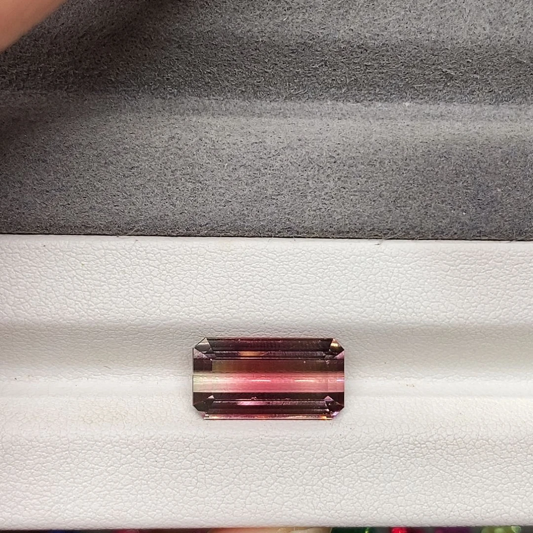 碧玺未镶嵌裸石7.135克拉天然西瓜碧玺