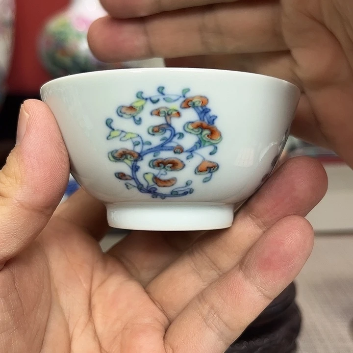 杯子斗彩团灵枝纹杯子