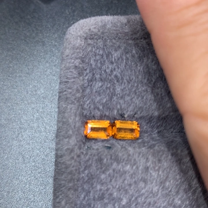 未镶嵌裸石石榴石1.325克拉