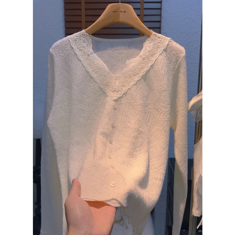 E029蕾丝花边v领长袖打底衫内搭可外穿显瘦上衣