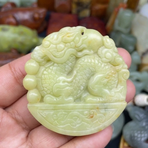 蛇纹石玉未镶嵌颈饰69