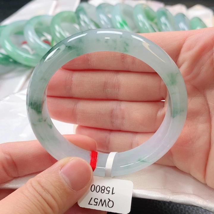 翡翠手镯未镶嵌缅甸A货翡翠手镯