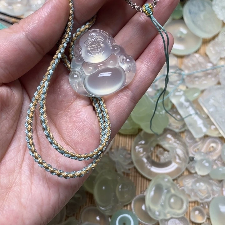 蛇纹石玉颈饰未镶嵌