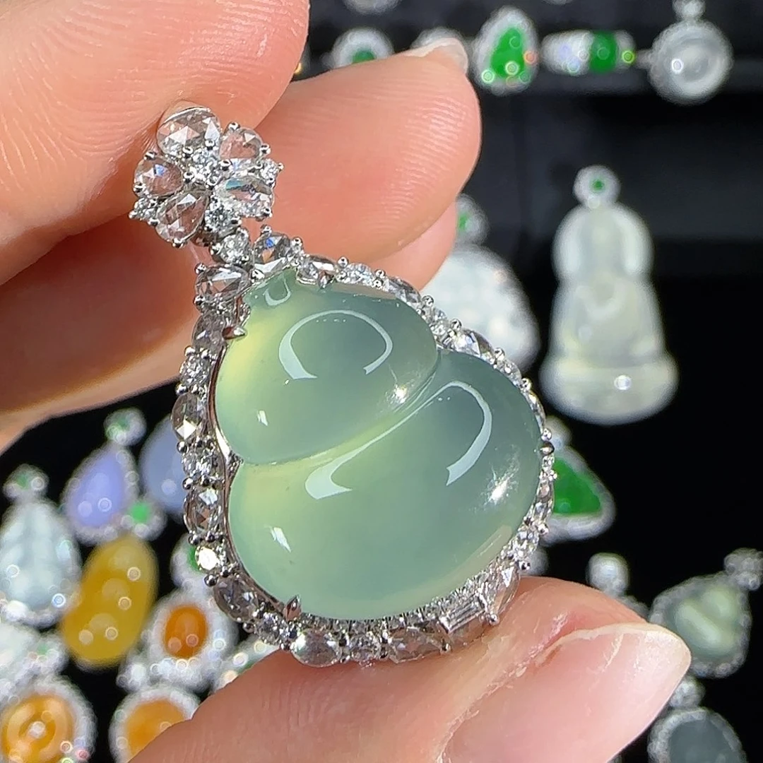 翡翠18K金镶嵌颈饰天然翡翠