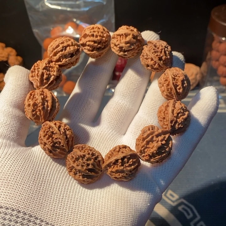 文玩核桃手串……17