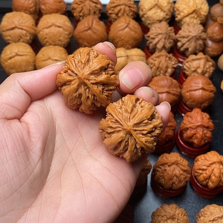 吊坠文玩核桃霸王龙粗筋