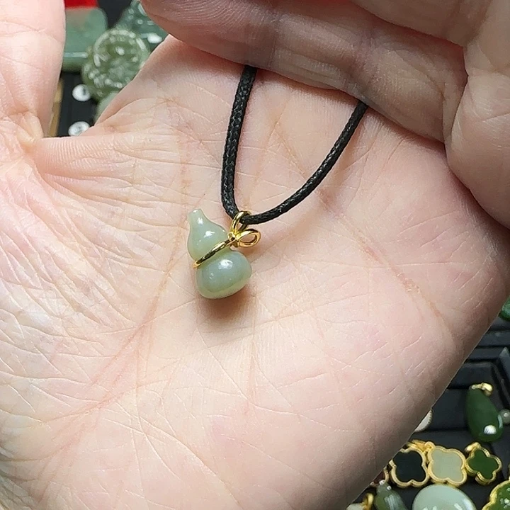 颈饰银S925镶嵌和田玉