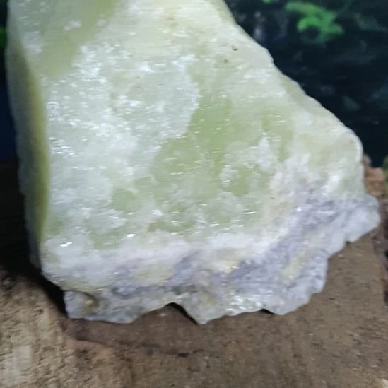 蛇纹石玉未镶嵌珠宝奇石