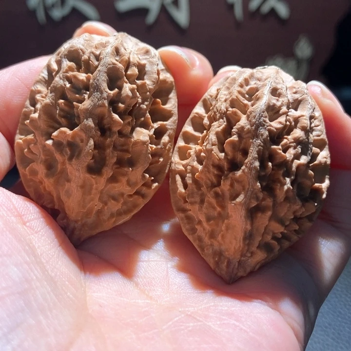 文玩核桃吊坠楸玥核23