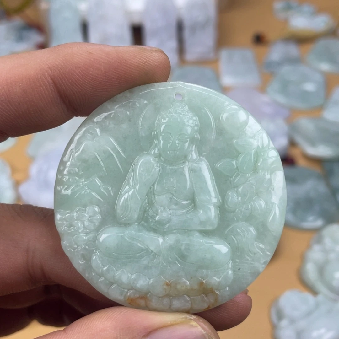 翡翠未镶嵌颈饰佛