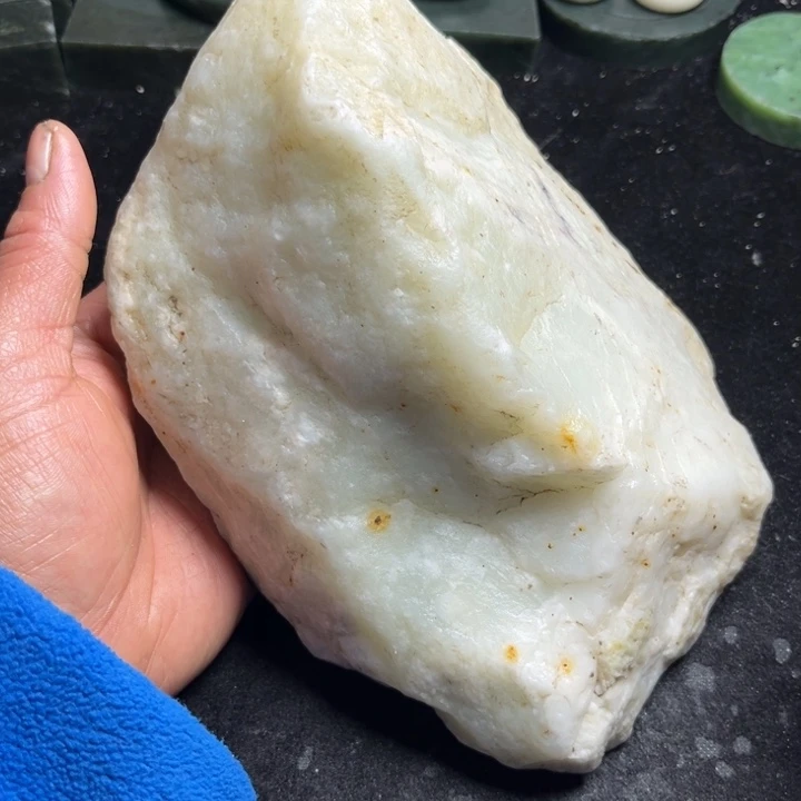 和田玉（糖玉）未镶嵌珠宝奇石