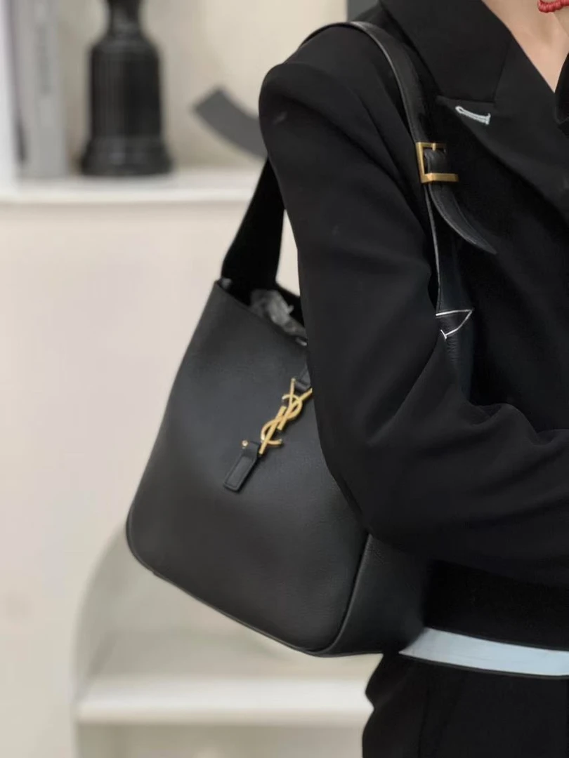 全新未使用 YSL/圣罗兰 ysl hobo水桶小号黑金/优品