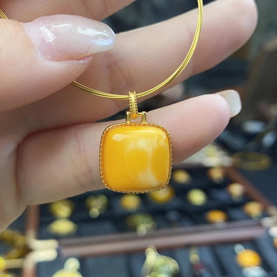 琥珀未镶嵌裸石成品