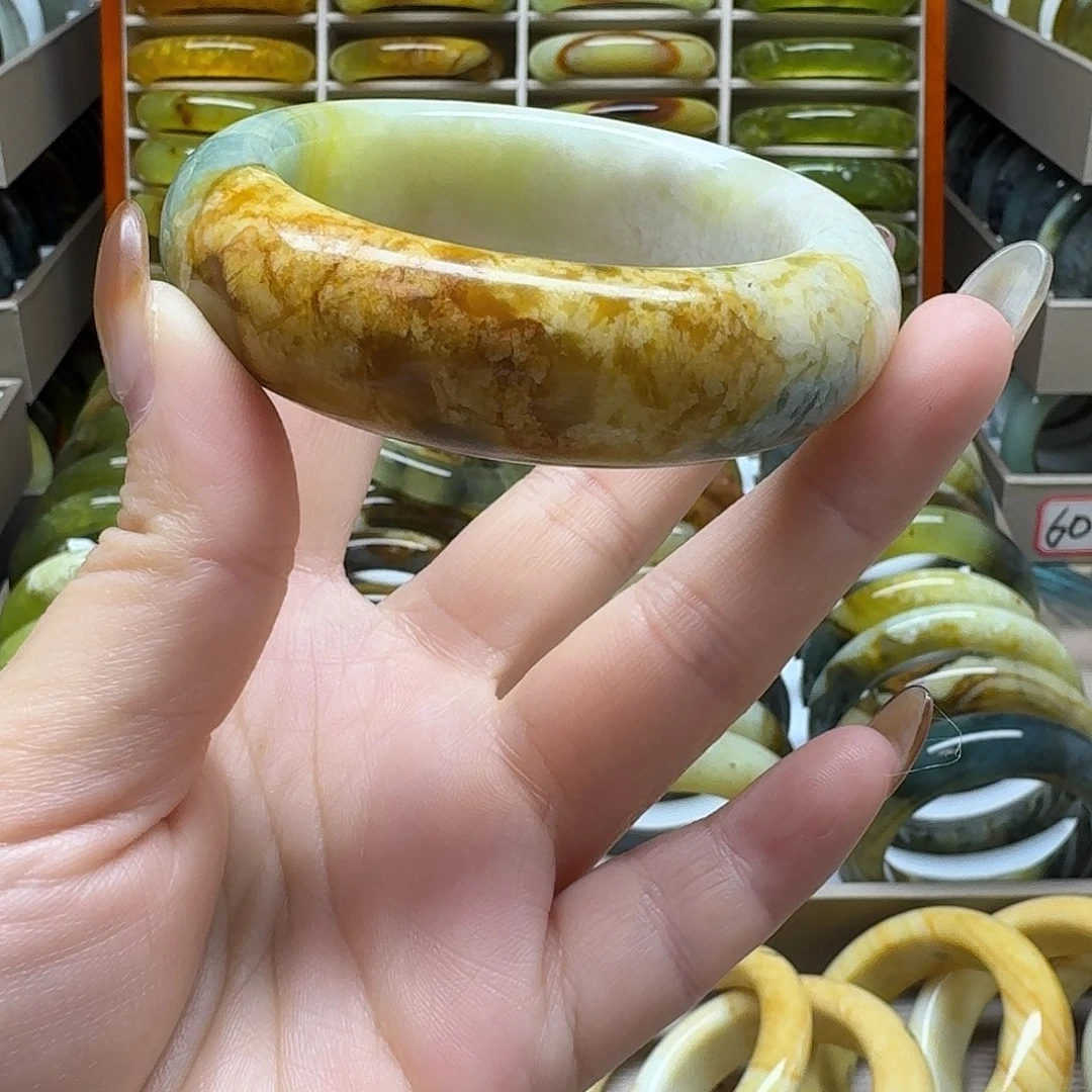 柚***米岫玉未镶嵌手镯默认微瑕不退换